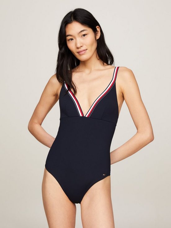 TOMMY HILFIGER SWIMWEAR Badeanzug TRIANGLE ONE PIECE RP mit kontrastfarbenen Kanten mehr Lagerräumung