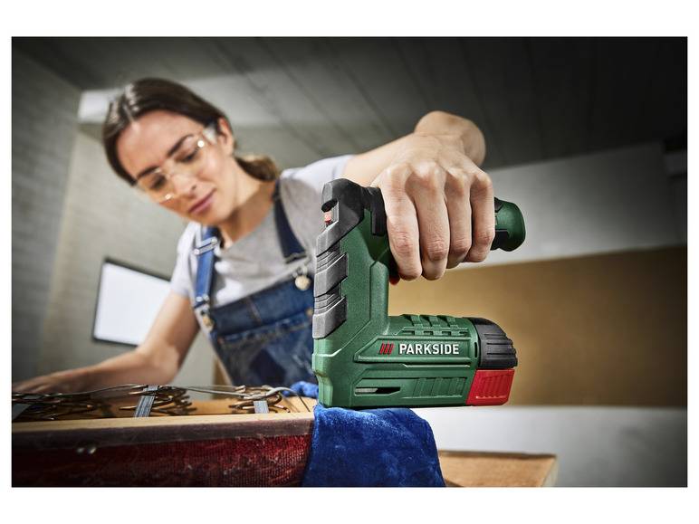 PARKSIDE® 4 V Akku-Tacker »PAT 4 D6«, inklusive Heftklammern und Nägel Sonderangebot der Fabrik