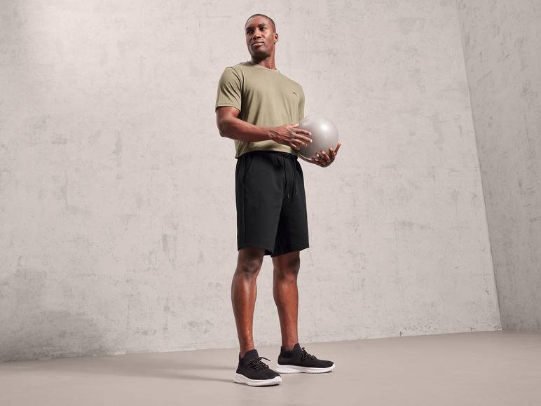 CRIVIT Herren Sweatshorts Double Knit, mit HeiQ Mint Technologie Limitierter Zeitrabatt
