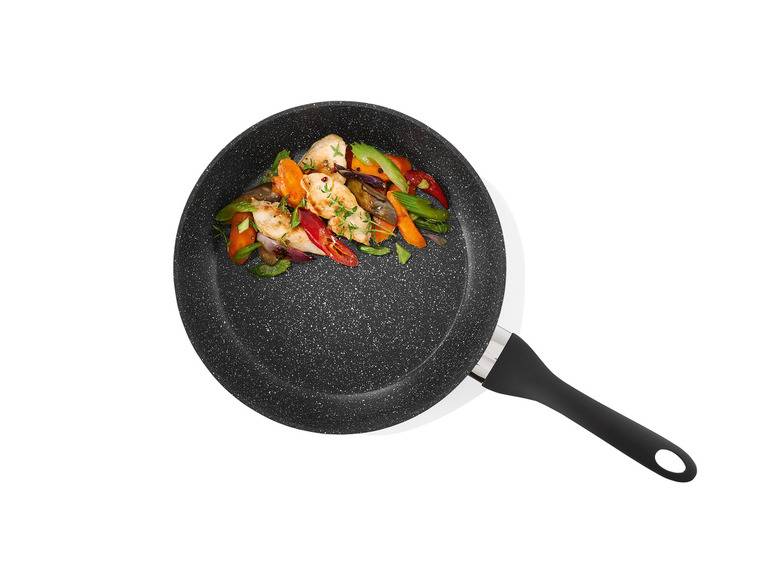 ERNESTO® Aluminium-Pfanne / -Wok, 28 cm, in Granitoptik im Angebot