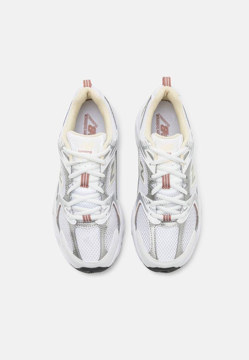 New Balance New Balance MR530 UNISEX - Trainers - white Letzter Tag