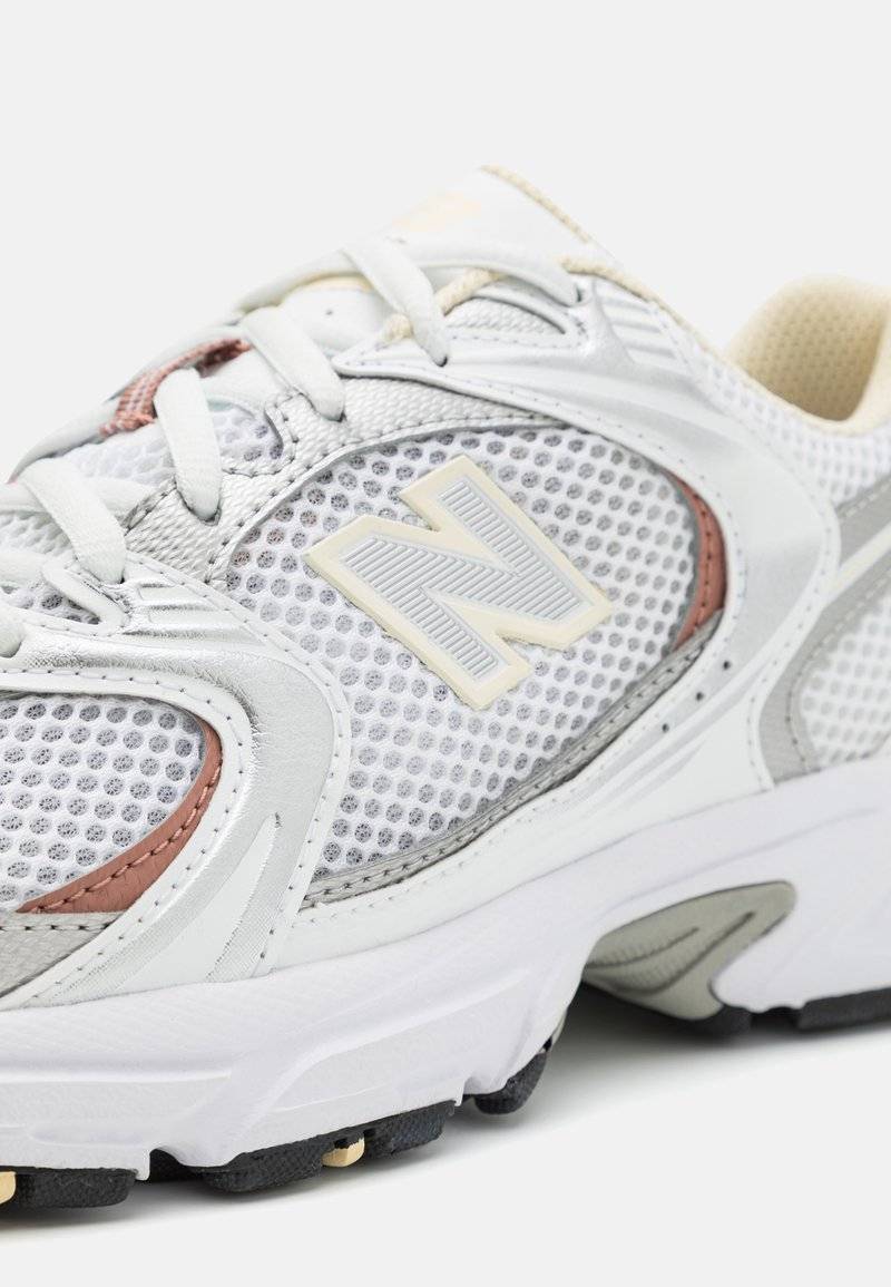 New Balance New Balance MR530 UNISEX - Trainers - white Letzter Tag