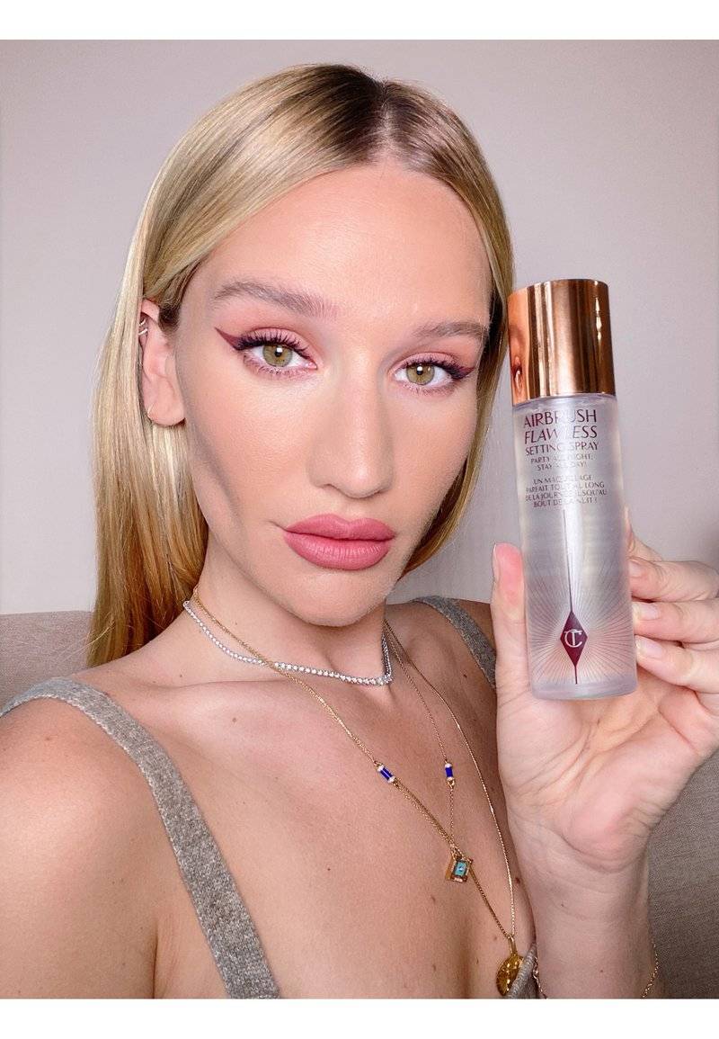 Charlotte Tilbury Charlotte Tilbury AIRBRUSH FLAWLESS SETTING SPRAY - TRAVEL SIZE - Setting spray & powder Nur für heute