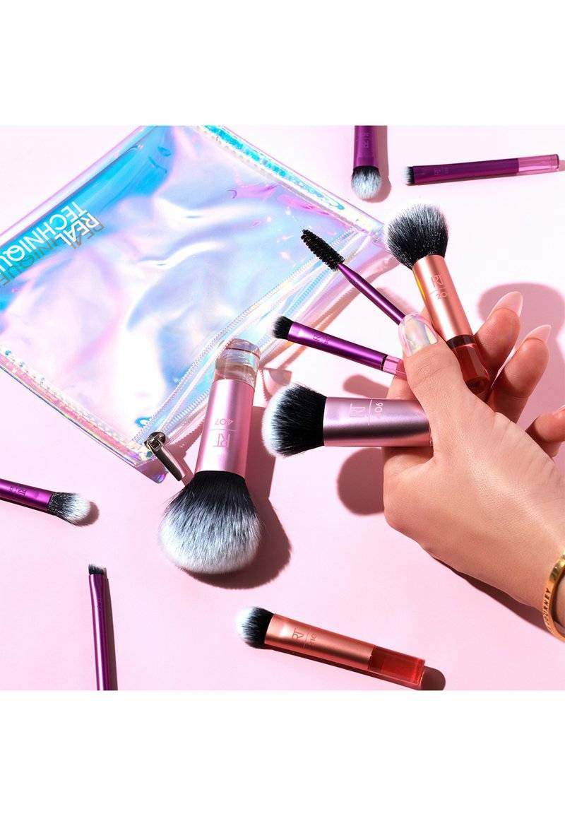 Real Techniques Real Techniques TRAVEL FANTASY MINI BRUSH SET - Makeup brush set 50% Rabatt mit kostenlosem Versand
