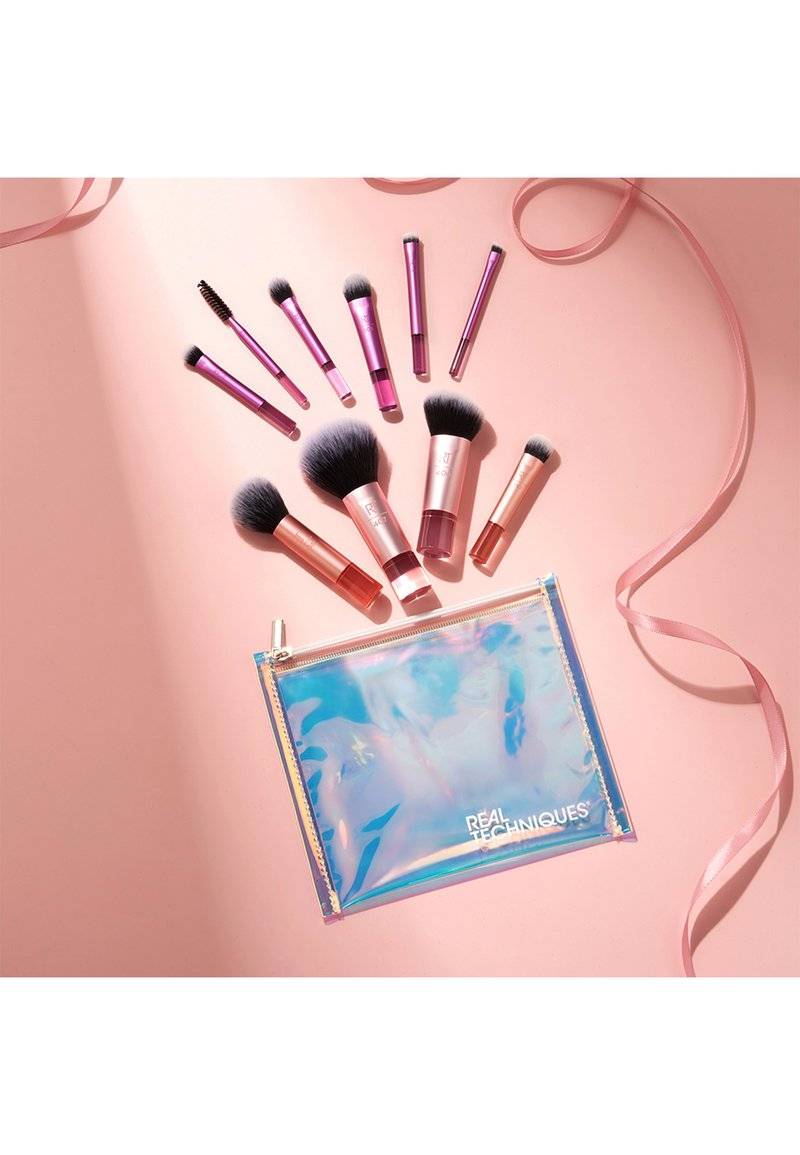 Real Techniques Real Techniques TRAVEL FANTASY MINI BRUSH SET - Makeup brush set 50% Rabatt mit kostenlosem Versand