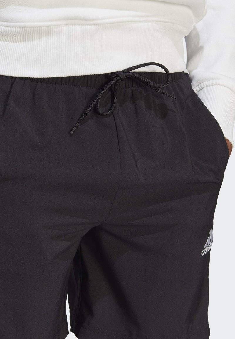 adidas Sportswear adidas Sportswear AEROREADY ESSENTIALS CHELSEA 3-STRIPES - Sports shorts Zeitlich begrenztes Angebot