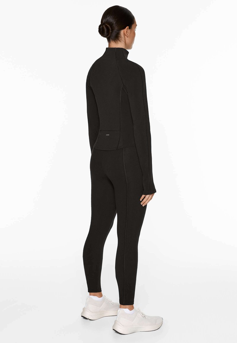 OYSHO OYSHO WARMTH COMFORTLUX TECHNICAL - Training jacket - black Bestseller