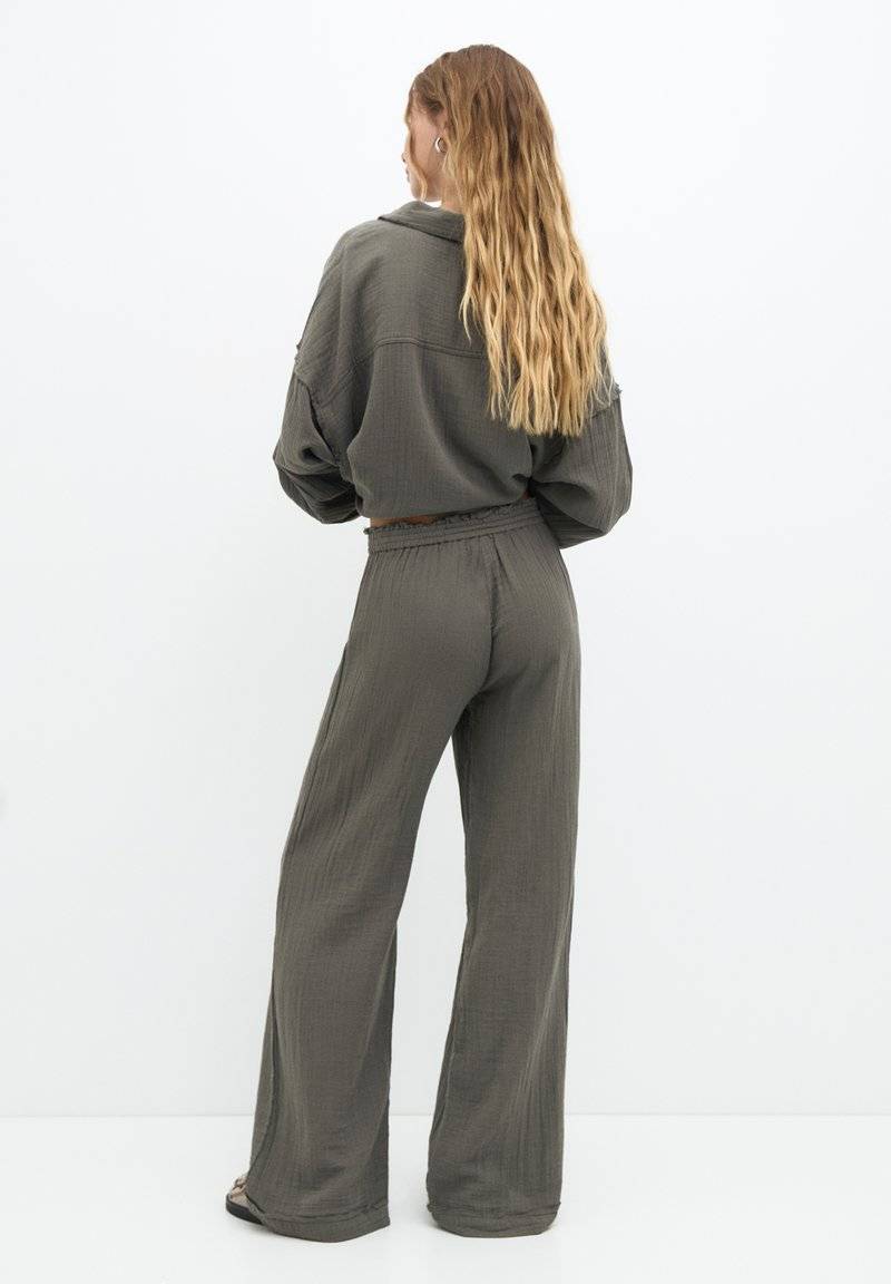 PULL&BEAR PULL&BEAR CREASED WITH FRAYED HEMS - Trousers - dark grey Super Sparpreis