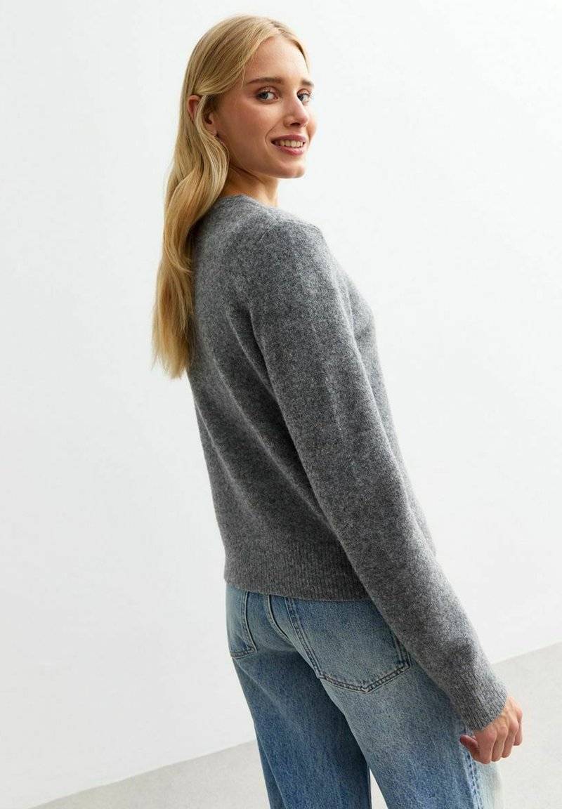 New Look New Look CREW NECK - Cardigan - grey Wochenangebot