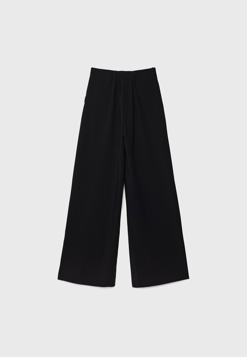 Stradivarius Stradivarius WITH BUCKLE DETAIL - Trousers - black Begrenzte Freigabe