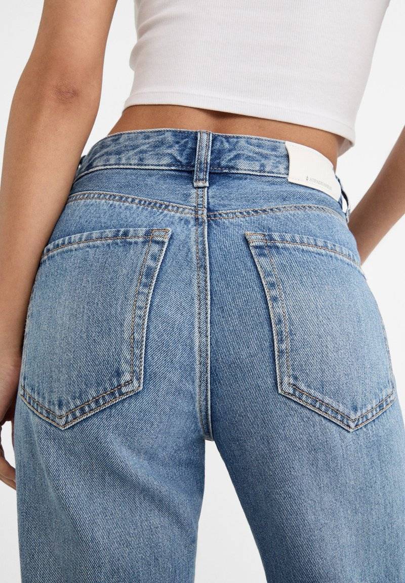 Stradivarius Stradivarius Straight leg jeans - light blue Bis zu 50% Rabatt