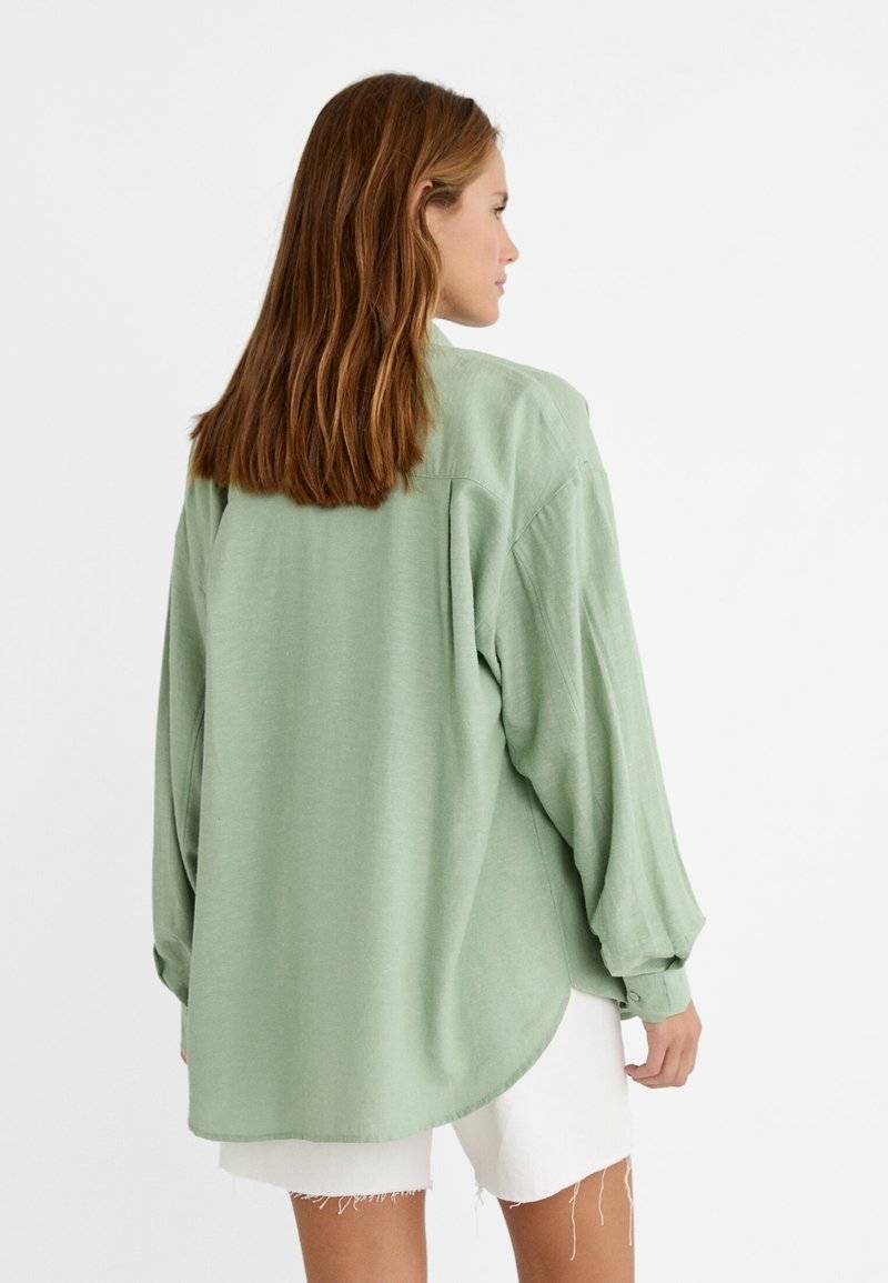 Stradivarius Stradivarius RUSTIKALES DAILY - Button-down blouse - khaki Bis zu 60% Rabatt