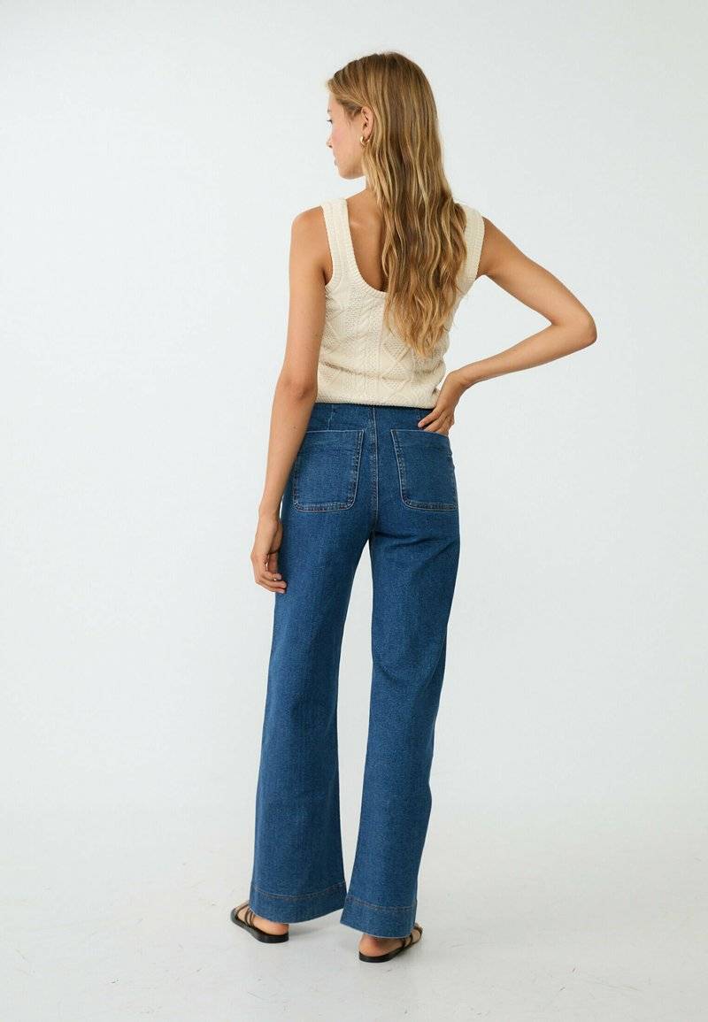 Stradivarius Stradivarius MINIMALIST WITH POCKETS - Flared Jeans - royal blue Vierteljährliche Förderung