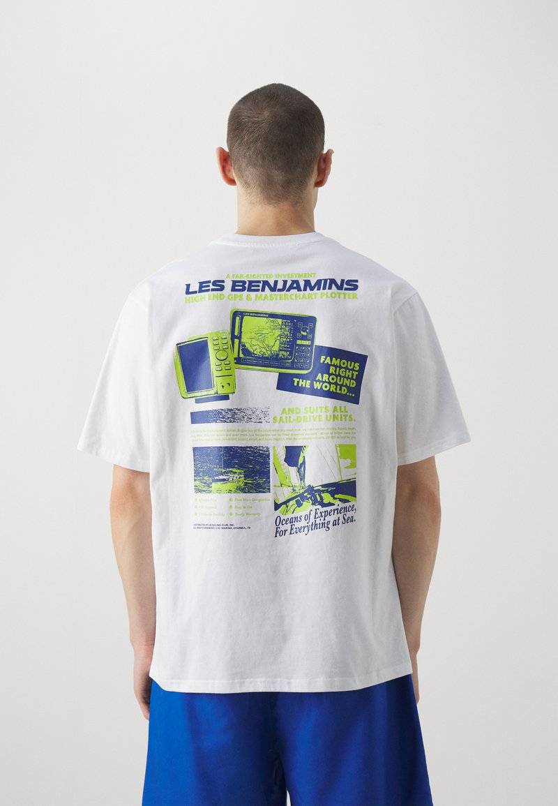 Les Benjamins Les Benjamins RELAXED TEE UNISEX - Print T-shirt - white zollfrei