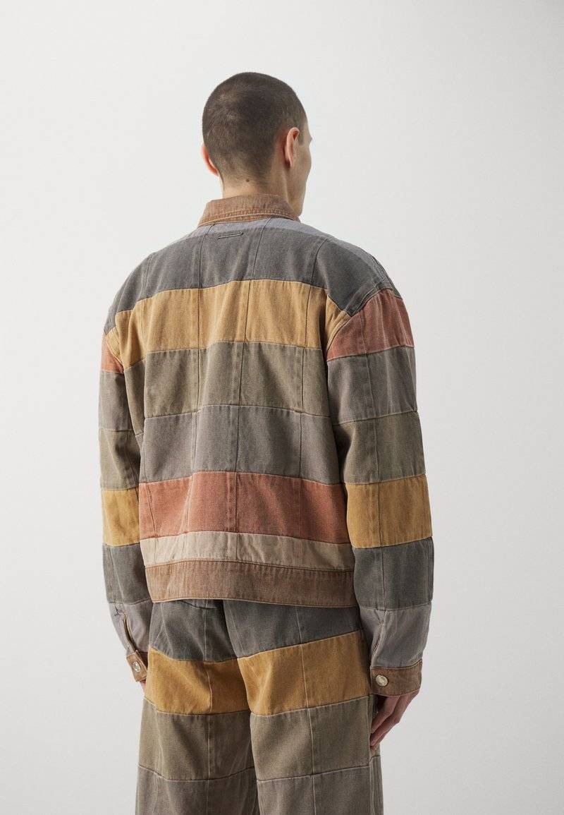 Les Benjamins Les Benjamins UNISEX - Denim jacket - brown Rabatte dieses Monats