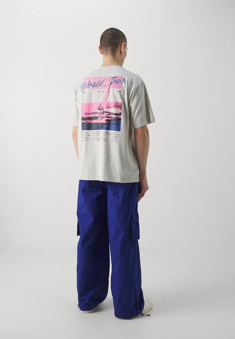 Les Benjamins Les Benjamins PANT UNISEX - Cargo trousers - blue Schlussverkauf