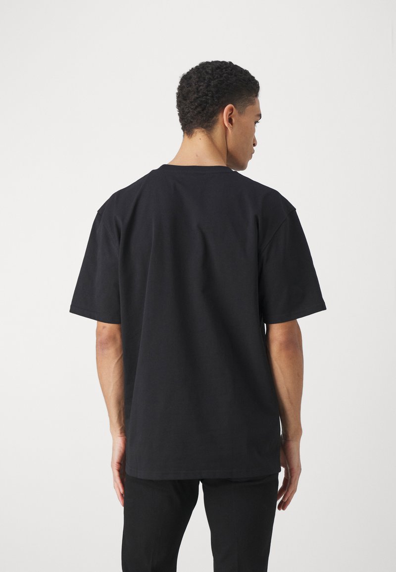 Han Kjøbenhavn Han Kjøbenhavn LOGO BOXY TEE UNISEX - Print T-shirt - black Flash Sale