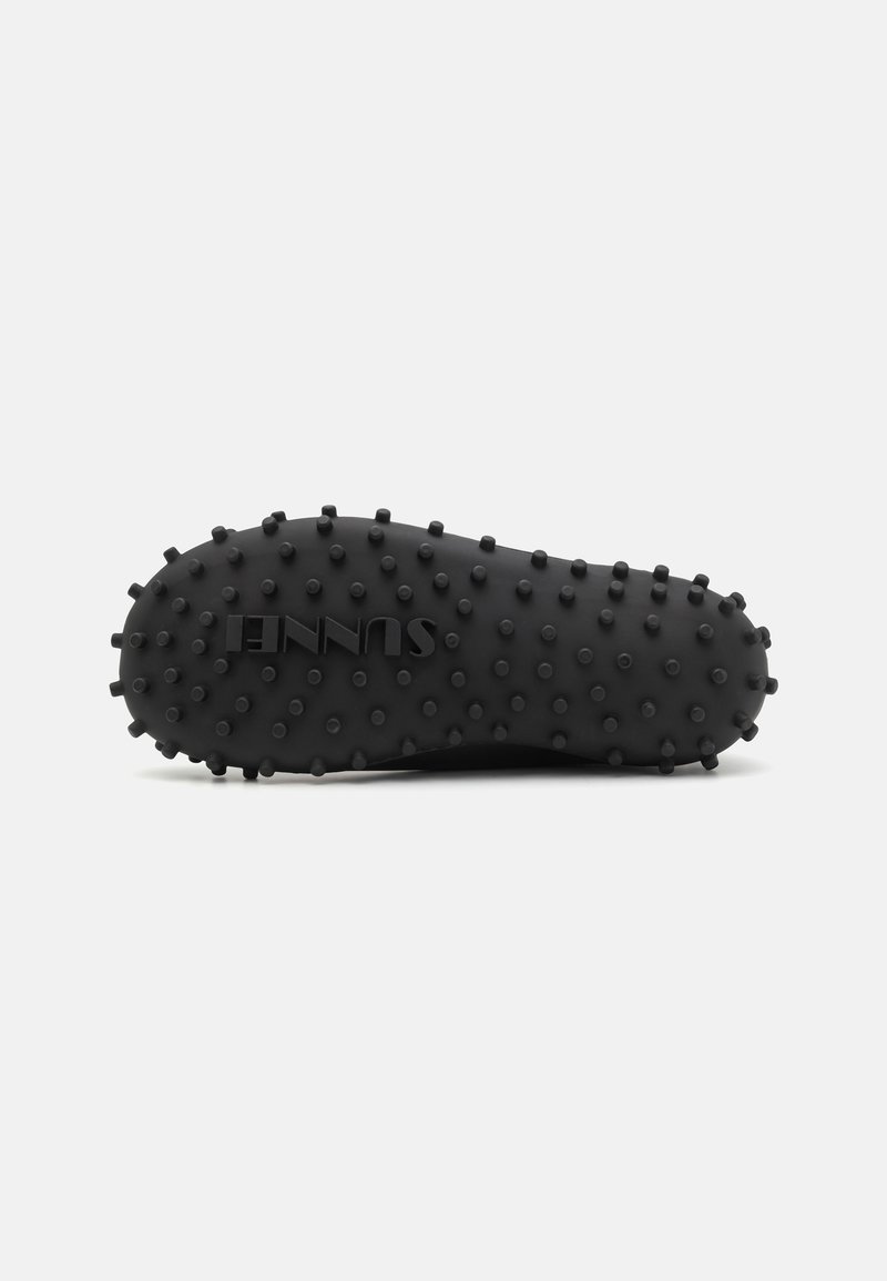 Sunnei Sunnei 1000CHIODI TRAINERS UNISEX - Trainers - black Exklusivangebot