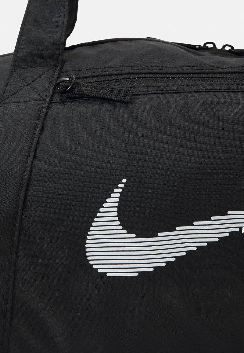 Nike Performance Nike Performance GYM CLUB BAG - Sports bag 50% Rabatt mit kostenlosem Versand
