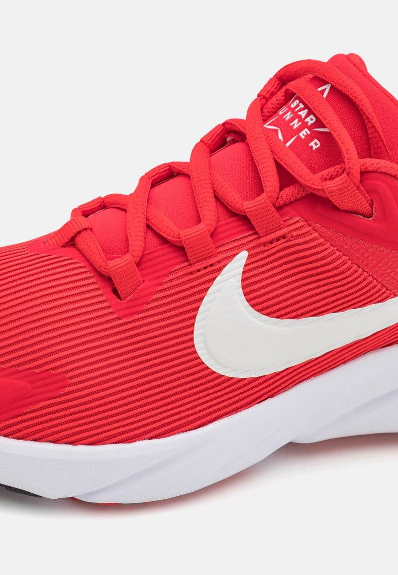 Nike Performance Nike Performance STAR RUNNER 4 UNISEX - Competition running shoes Im Verkauf