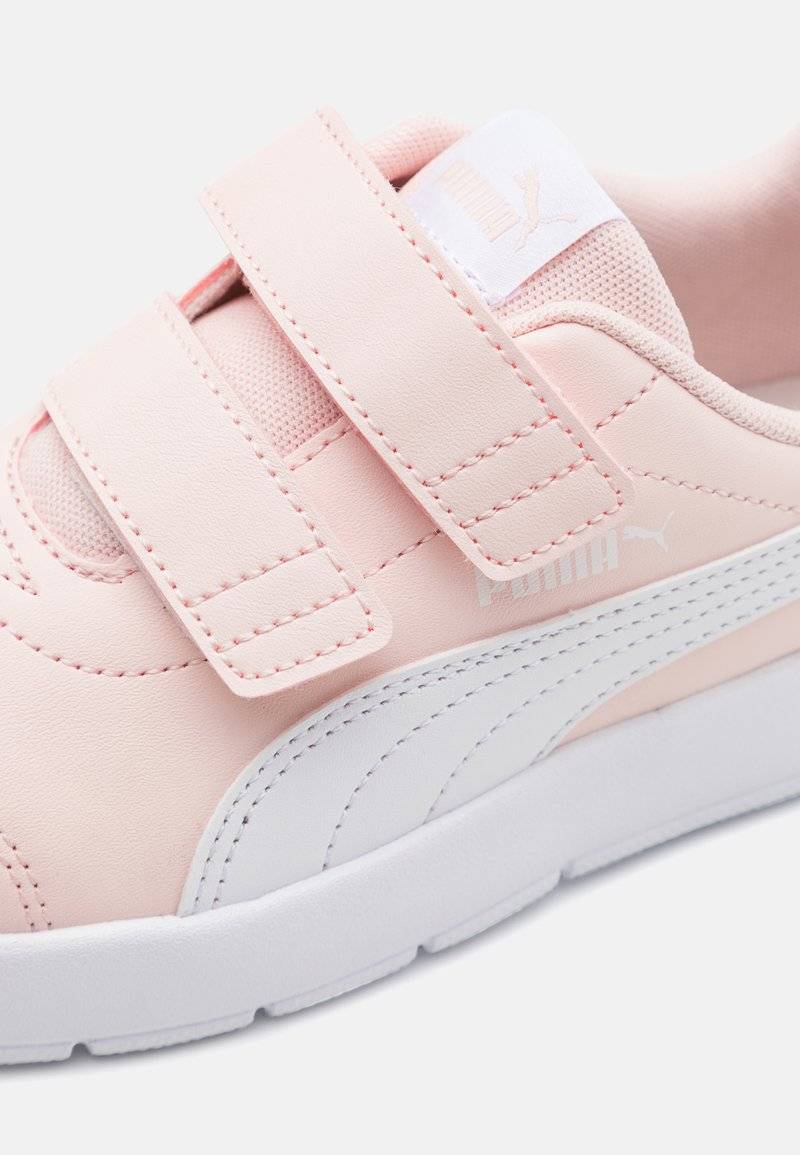 Puma Puma COURTFLEX UNISEX - Neutral running shoes Rabatt