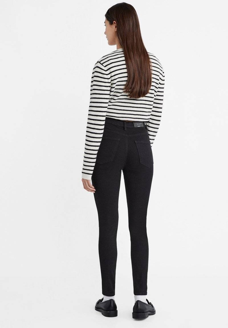Stradivarius Stradivarius MIT SUPERHOHEM - Jeans Skinny Fit - black Letzte 2 Tage