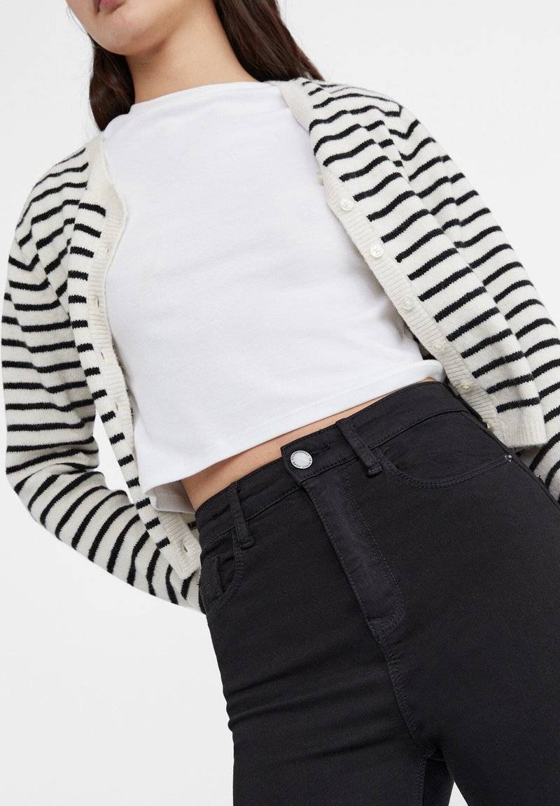 Stradivarius Stradivarius MIT SUPERHOHEM - Jeans Skinny Fit - black Letzte 2 Tage