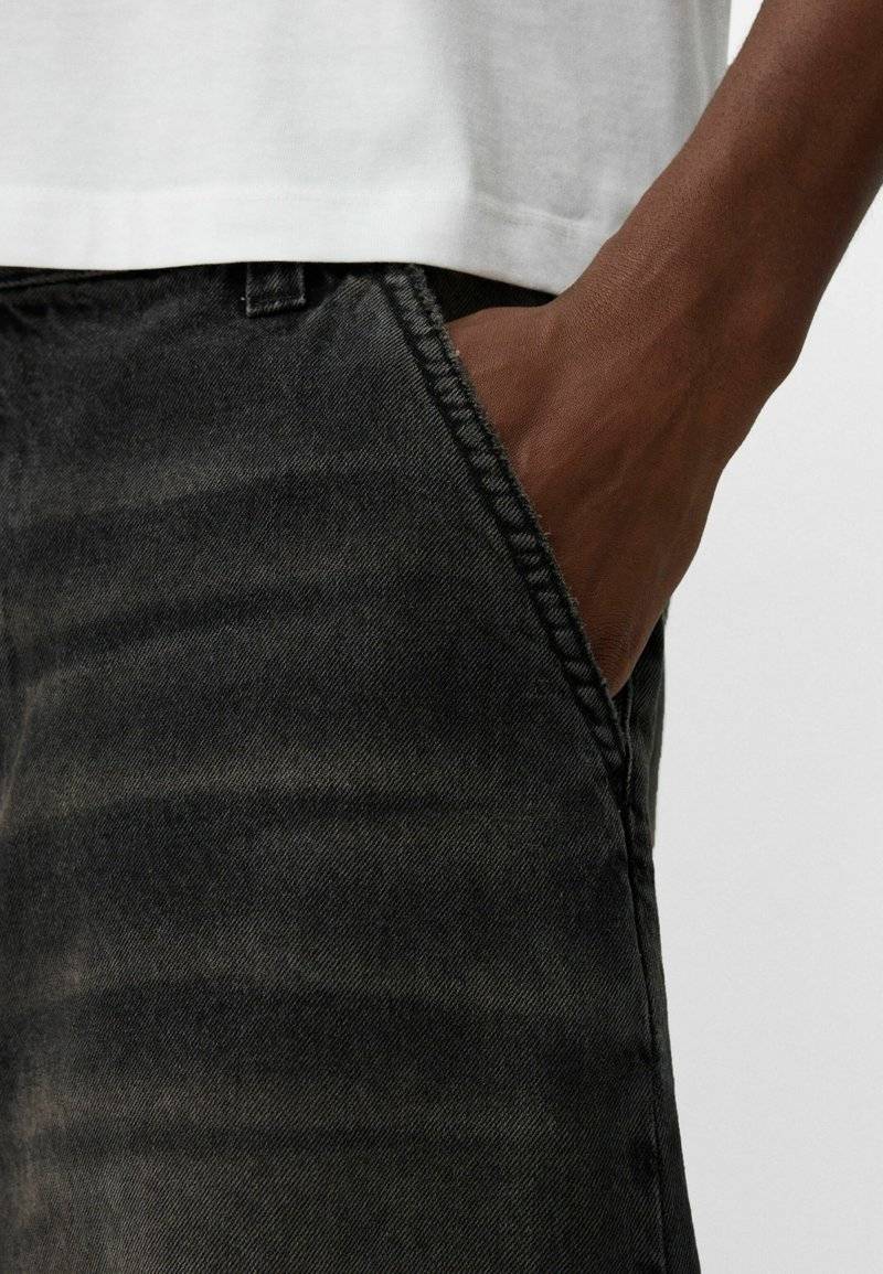 Bershka Bershka Relaxed fit jeans - black denim Letzter Tag
