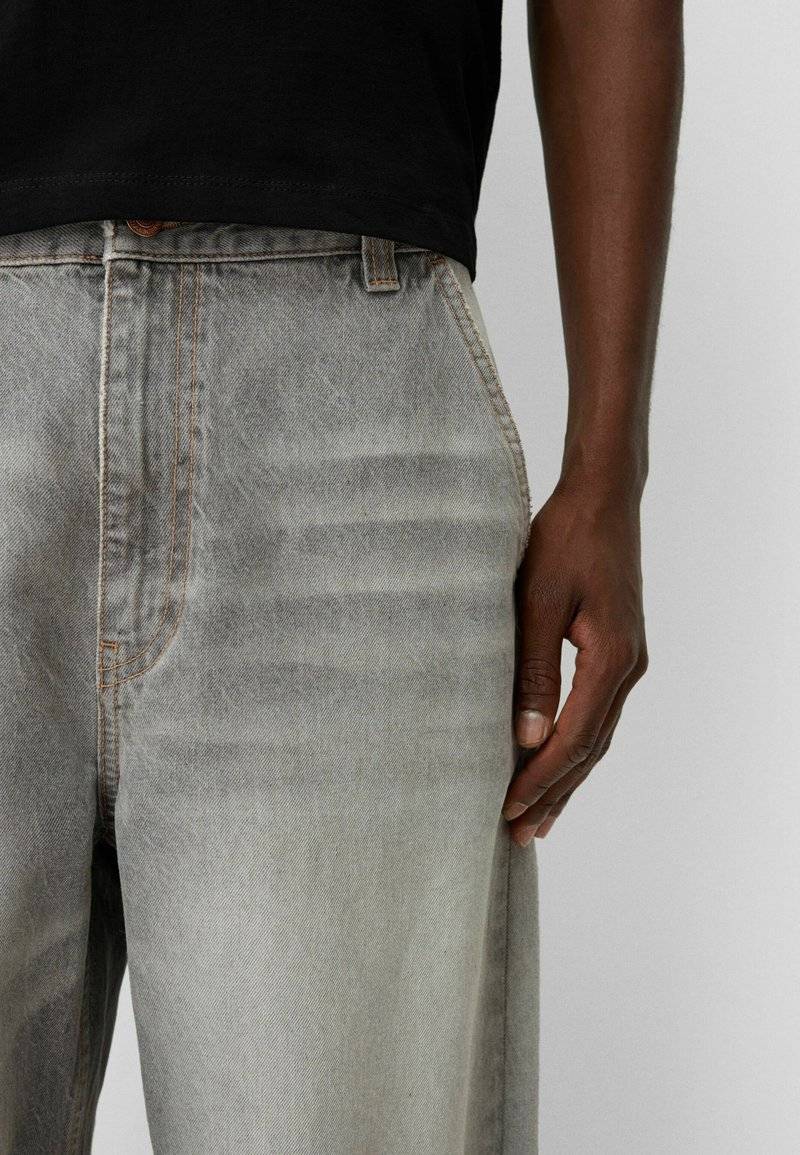 Bershka Bershka Relaxed fit jeans - light grey Nur für heute