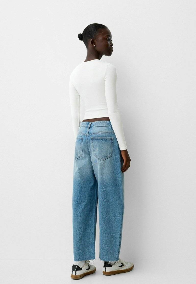 Bershka Bershka LONG SLEEVE - Long sleeved top - white Vierteljährliche Förderung