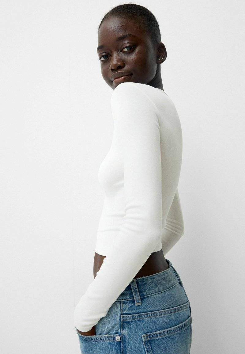 Bershka Bershka LONG SLEEVE - Long sleeved top - white Vierteljährliche Förderung