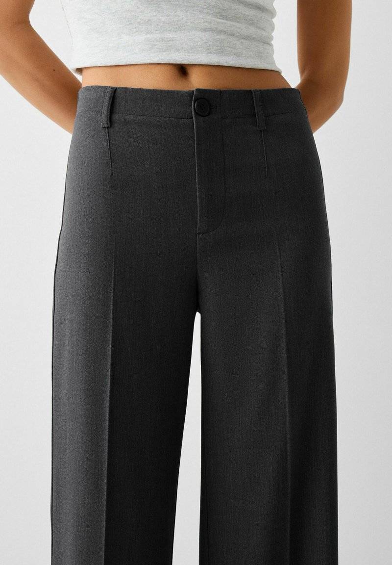 Bershka Bershka WIDE TAILORED - Trousers - mottled dark grey Fabrikladen