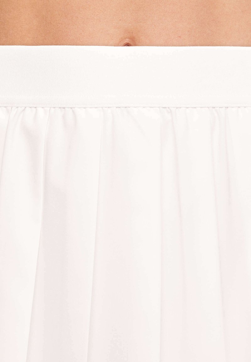 OYSHO OYSHO PLEATED COMPRESSIVE - Sports skirt - white Begrenztes Angebot