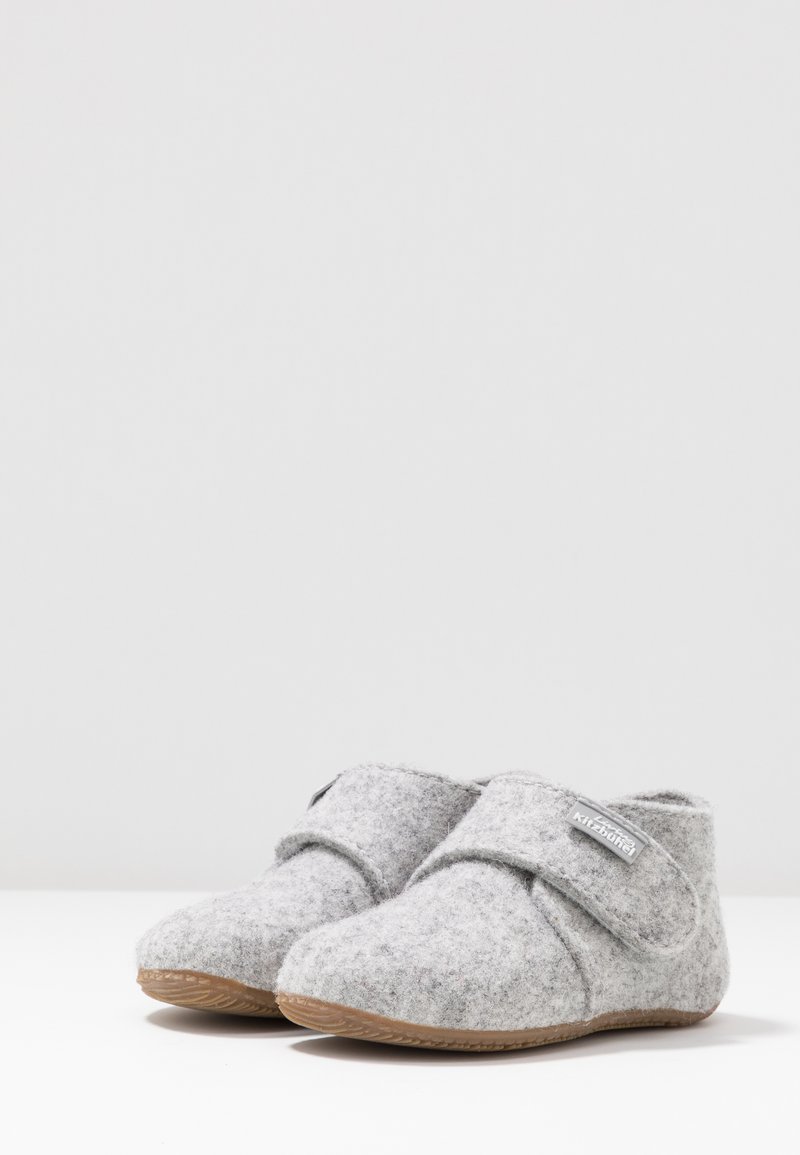 Living Kitzbühel Living Kitzbühel BABYKLETT UNIFARBEN - Slippers - nebel Vierteljährliche Förderung