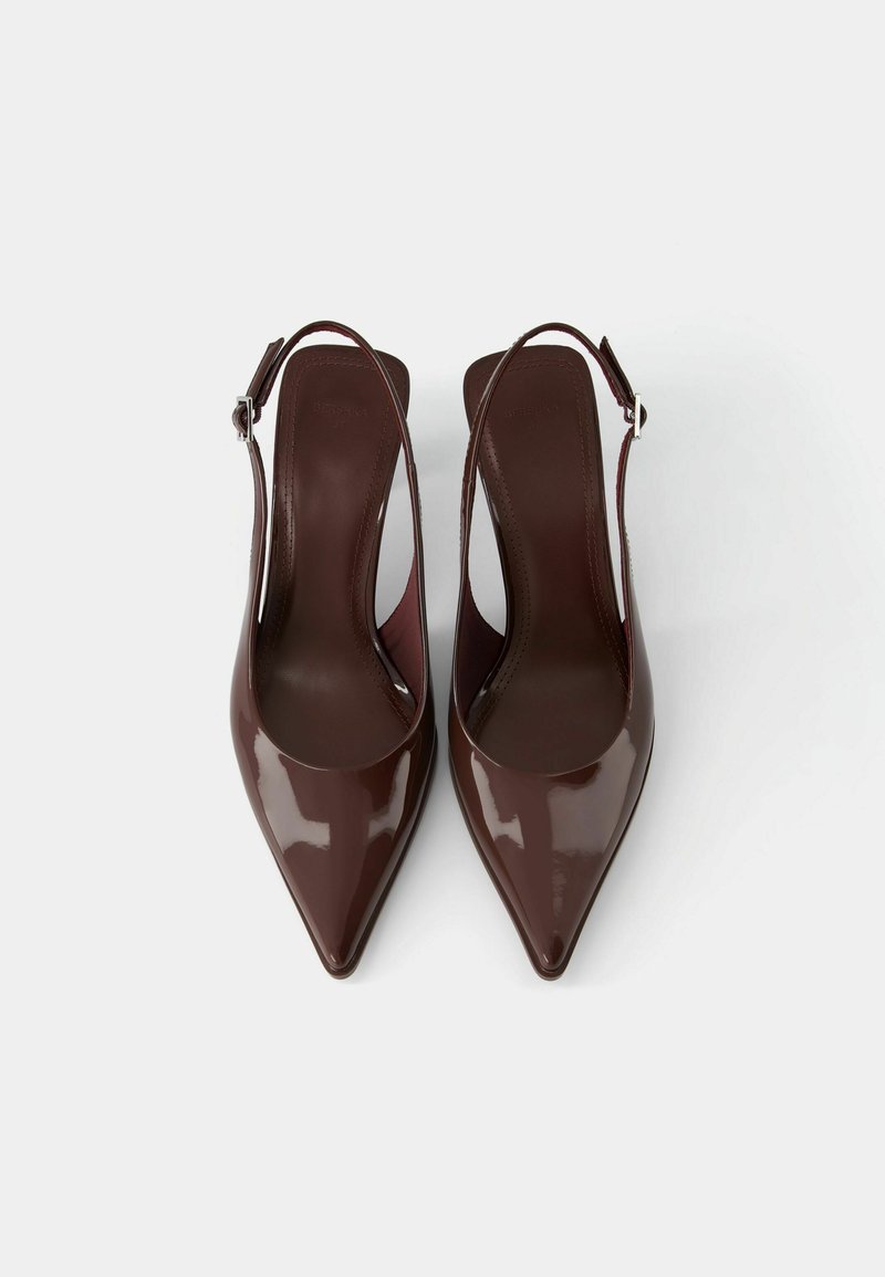Bershka Bershka KITTEN HEEL - Classic heels - brown Bis zu 55% Rabatt