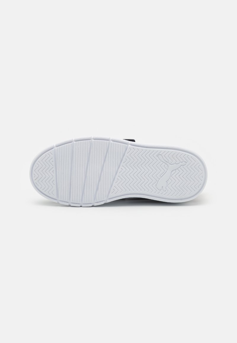 Puma Puma COURTFLEX UNISEX - Neutral running shoes Begrenzt auf 3 Tage