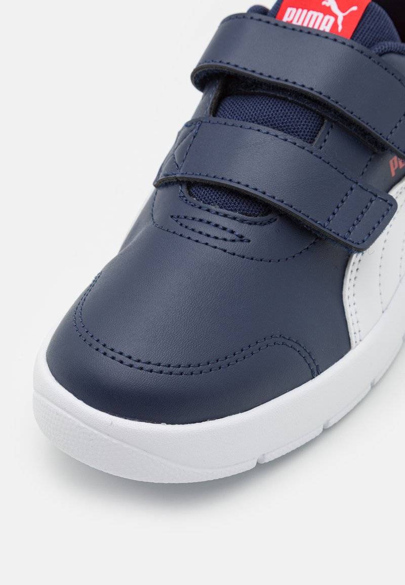 Puma Puma COURTFLEX UNISEX - Neutral running shoes Begrenzt auf 3 Tage