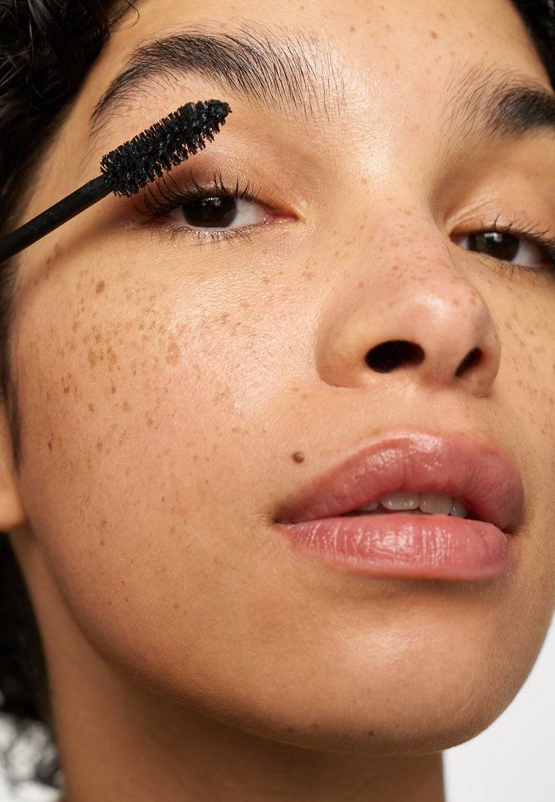 KIKO Milano KIKO Milano LUXURIOUS LASHES MAXI BRUSH MASCARA - Mascara Flash Sale