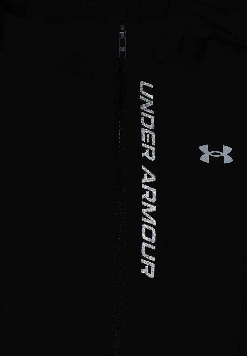 Under Armour Under Armour OUT THE STORM - Running jacket - black jet gray reflective Weihnachtsangebot