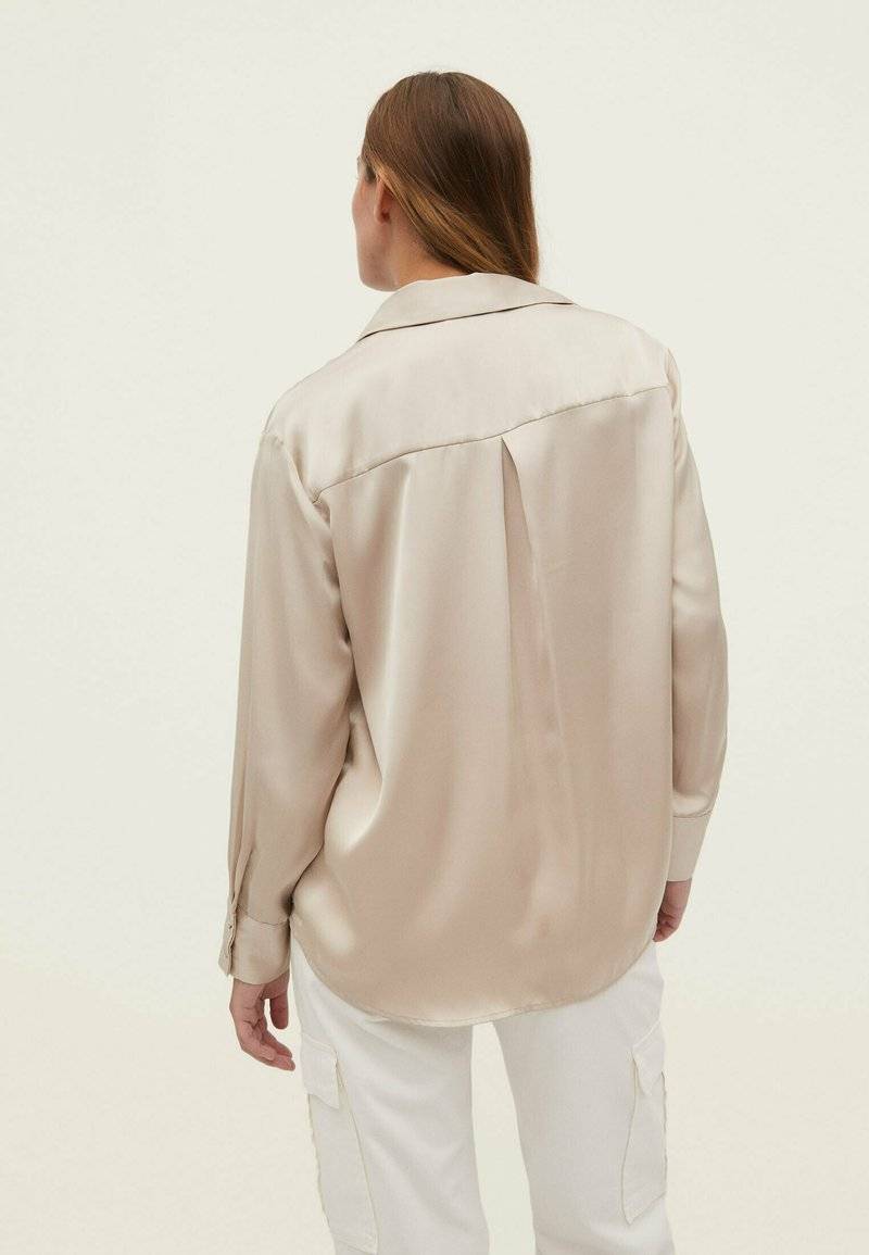 Stradivarius Stradivarius COLLARED - Button-down blouse - stone Bis zu 50% Rabatt