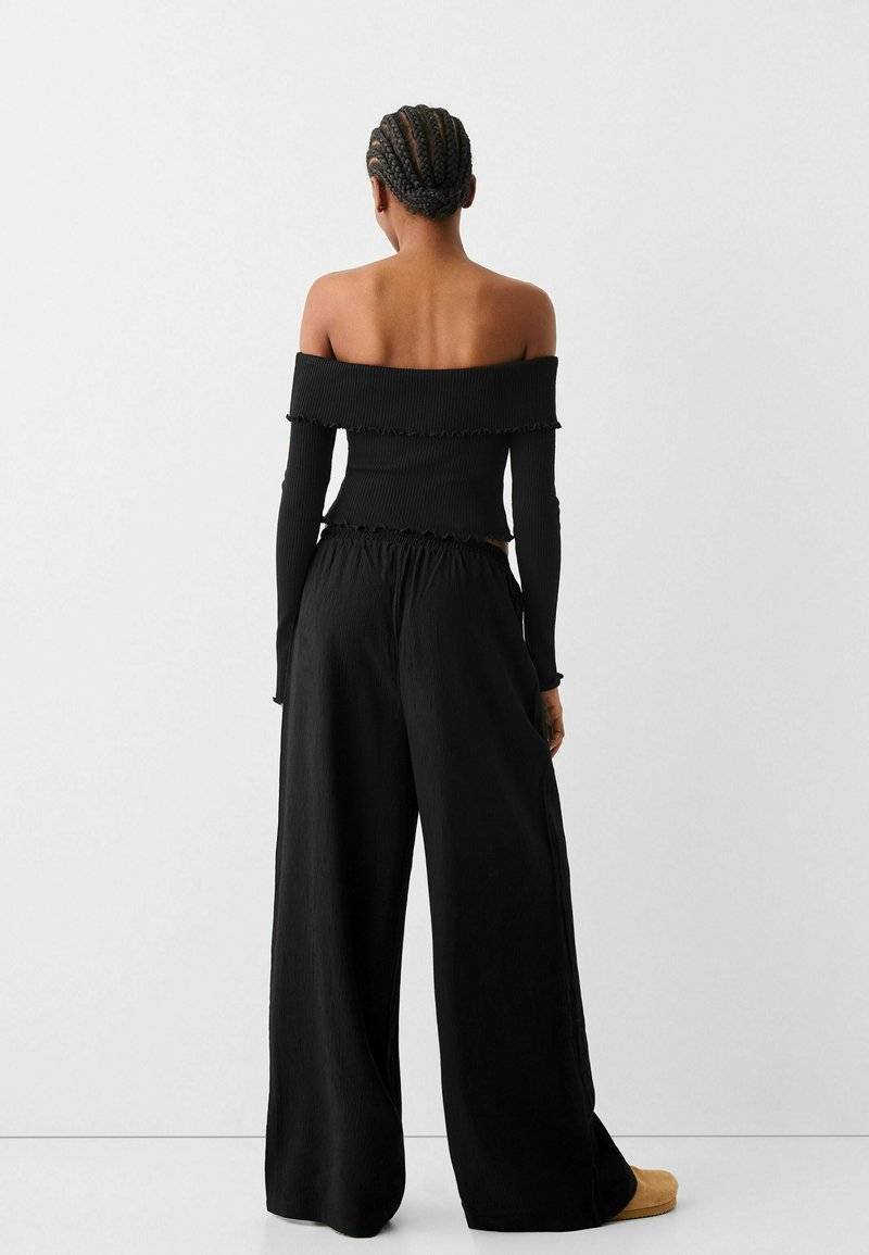 Bershka Bershka Trousers - black Sonderangebot der Fabrik