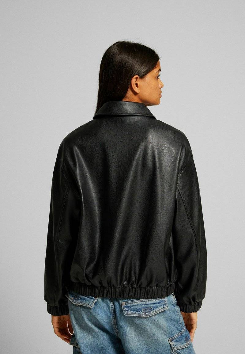 Bershka Bershka DAD FIT - Faux leather jacket - black Fabrikladen