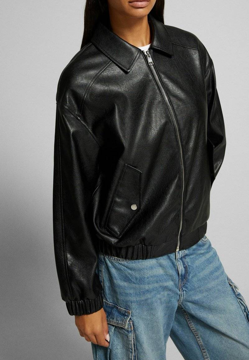 Bershka Bershka DAD FIT - Faux leather jacket - black Fabrikladen