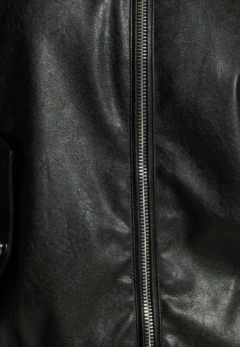 Bershka Bershka DAD FIT - Faux leather jacket - black Fabrikladen