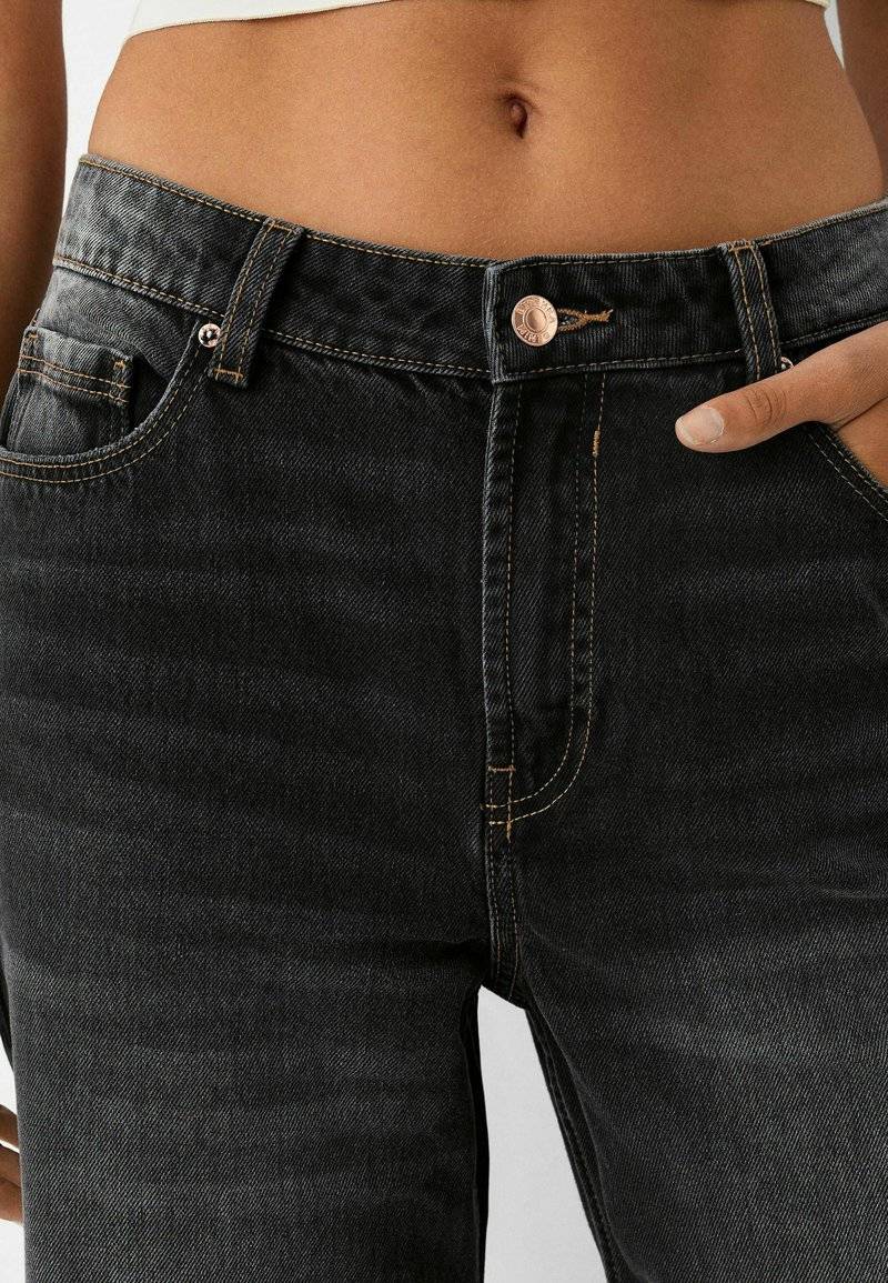 Bershka Bershka BAGGY - Flared Jeans - black Speichern exportieren