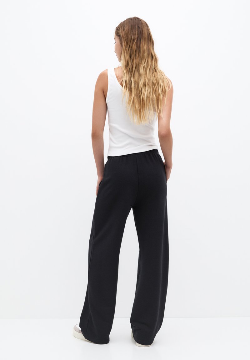 PULL&BEAR PULL&BEAR WIDE-LEG - Tracksuit bottoms - black zollfrei