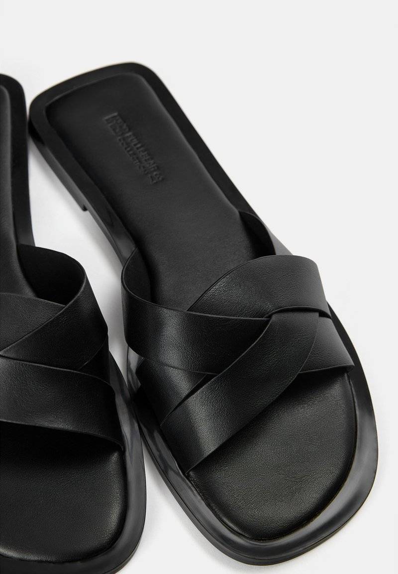 PULL&BEAR PULL&BEAR CRISSCROSS - Mules - black Lagerräumung