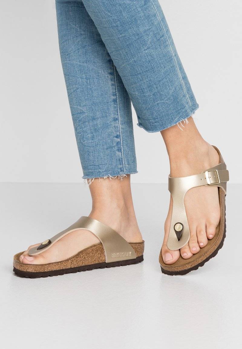 Birkenstock Birkenstock GIZEH BF REGULAR - Slippers - gold Top Angebot