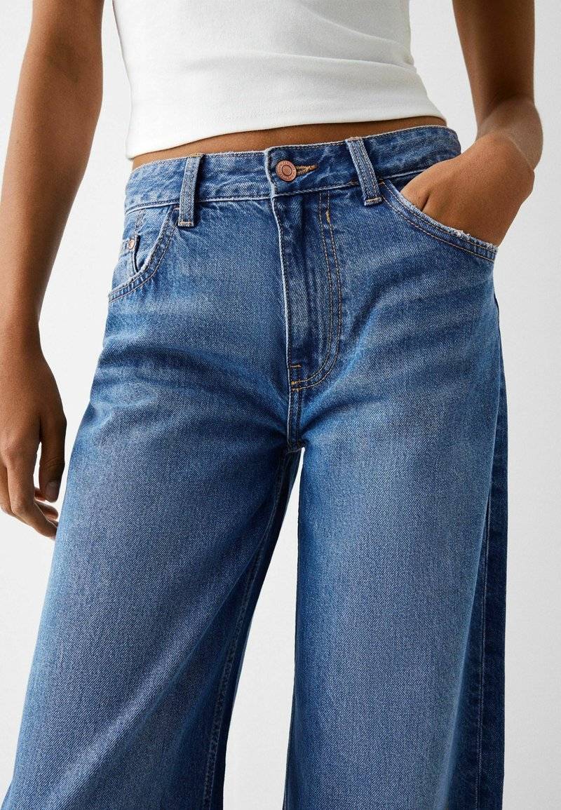 Bershka Bershka WIDE-LEG - Relaxed fit jeans - dark blue Online