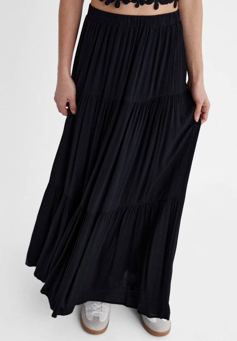 Stradivarius Stradivarius PEASANT - Maxi skirt - black Schlussverkauf